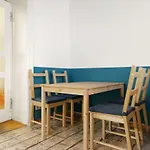 City Apartment Family & Friends