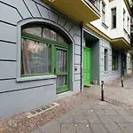 City Apartment Family & Friends