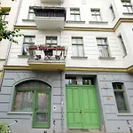 City Apartment Family & Friends